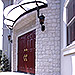 塔屋を持つ赤い玄関ドア　Approach & Entrance